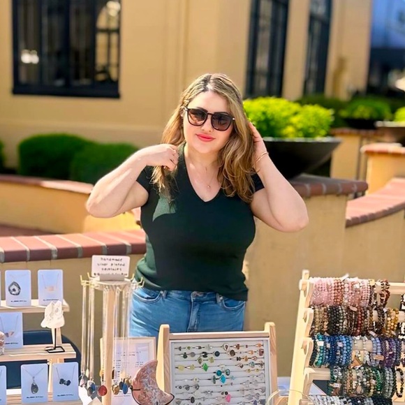 Meet your Posher, Priscilla - Picture 1 of 7